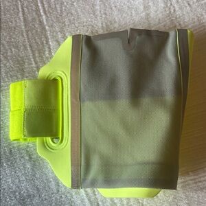Lululemon armband phone sleeve